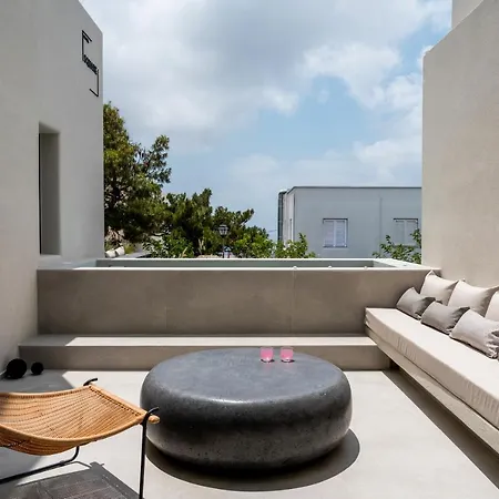 On The Square Apartment *